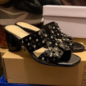 Kiss kiss Black Patent Studded Block Heel Mules